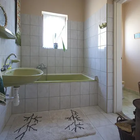 Keknefelejcs Vendeghaz Guest house *